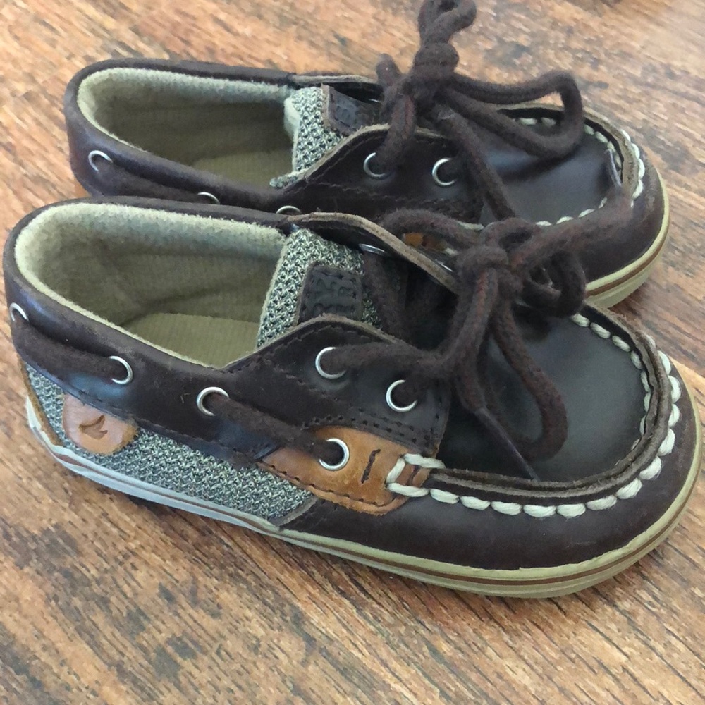 Sperry Boat Shoes Size 4